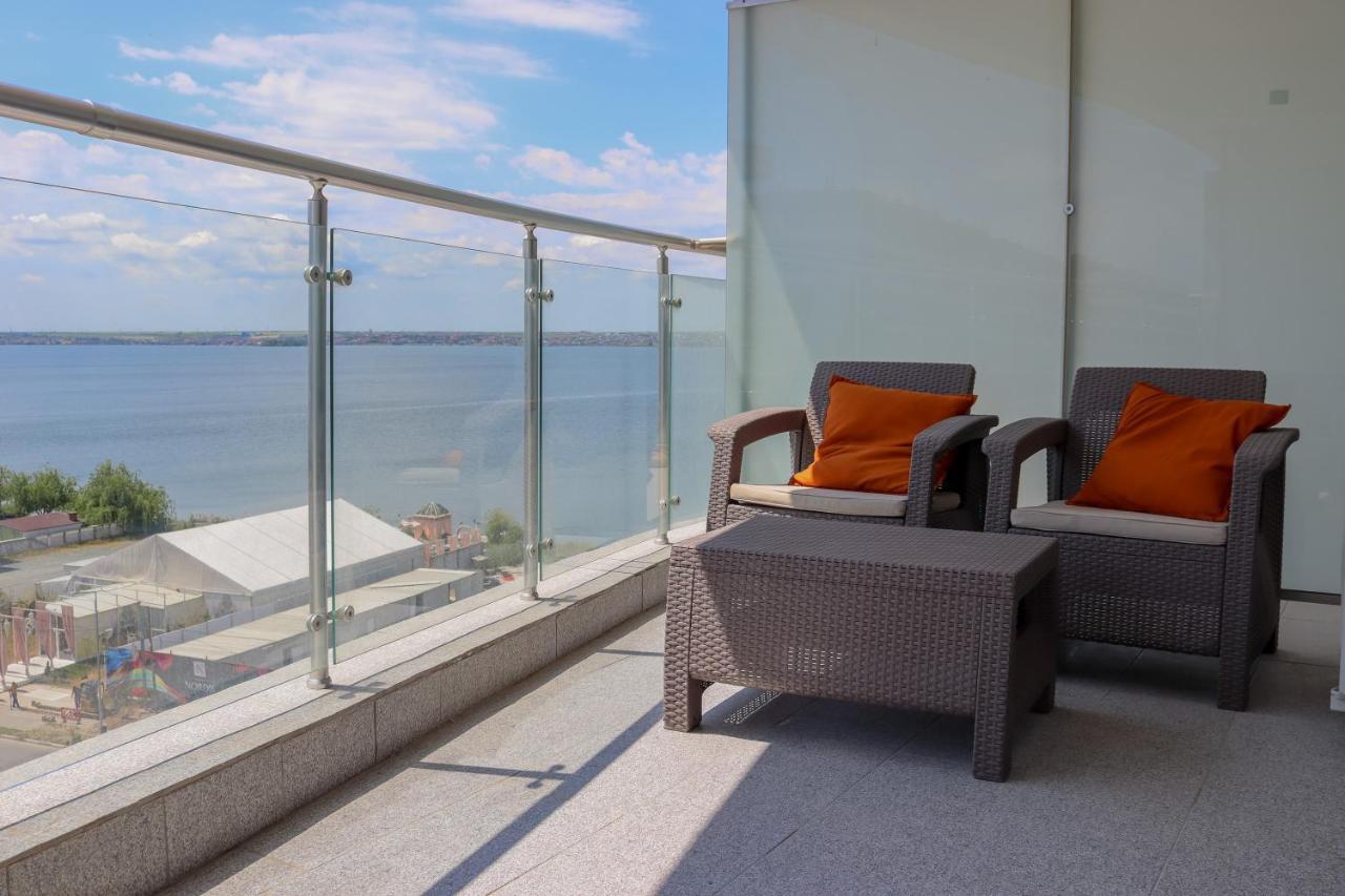 Studio Del Mar Turquoise - Bychoice Mamaia